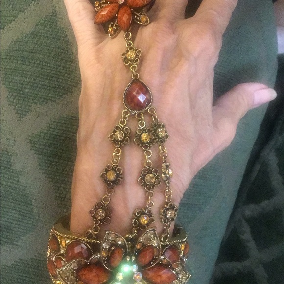 Butterfly Slave Bracelet with Ring - Picture 10 of 12